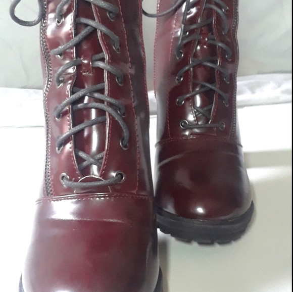 Booted heels - Picture 3 of 8